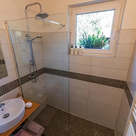 Apartment Na Samote - U Tesaru Komarice